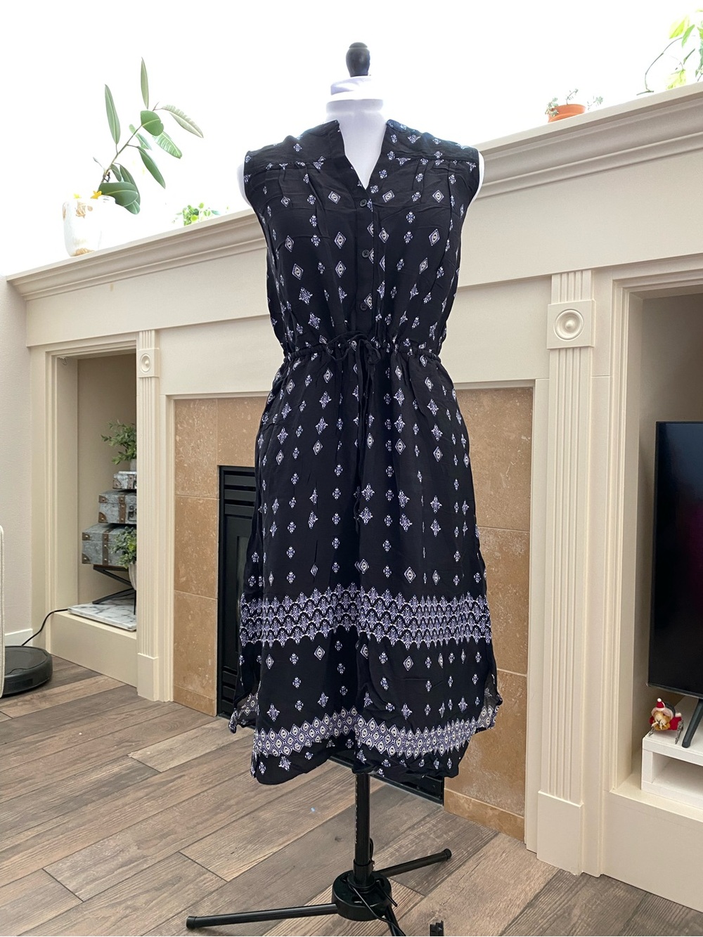 NWT Black and Blue Patterned Sleeveless Drawstring Waist Dress